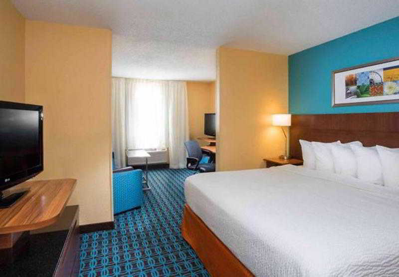 Fairfield Inn & Suites Dallas Park Central Exteriér fotografie
