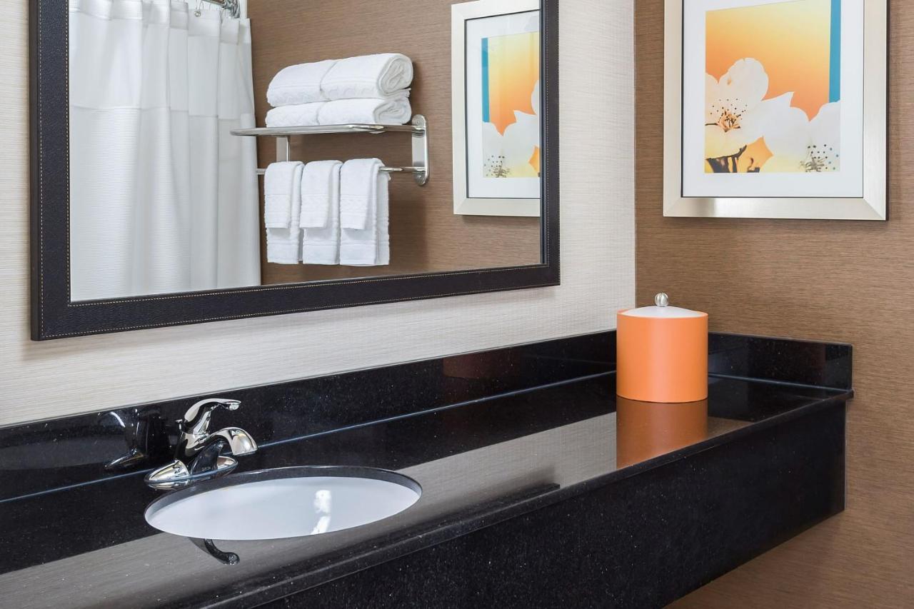 Fairfield Inn & Suites Dallas Park Central Exteriér fotografie