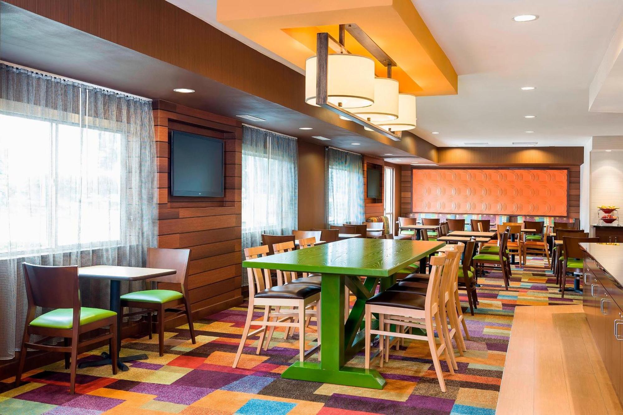 Fairfield Inn & Suites Dallas Park Central Exteriér fotografie