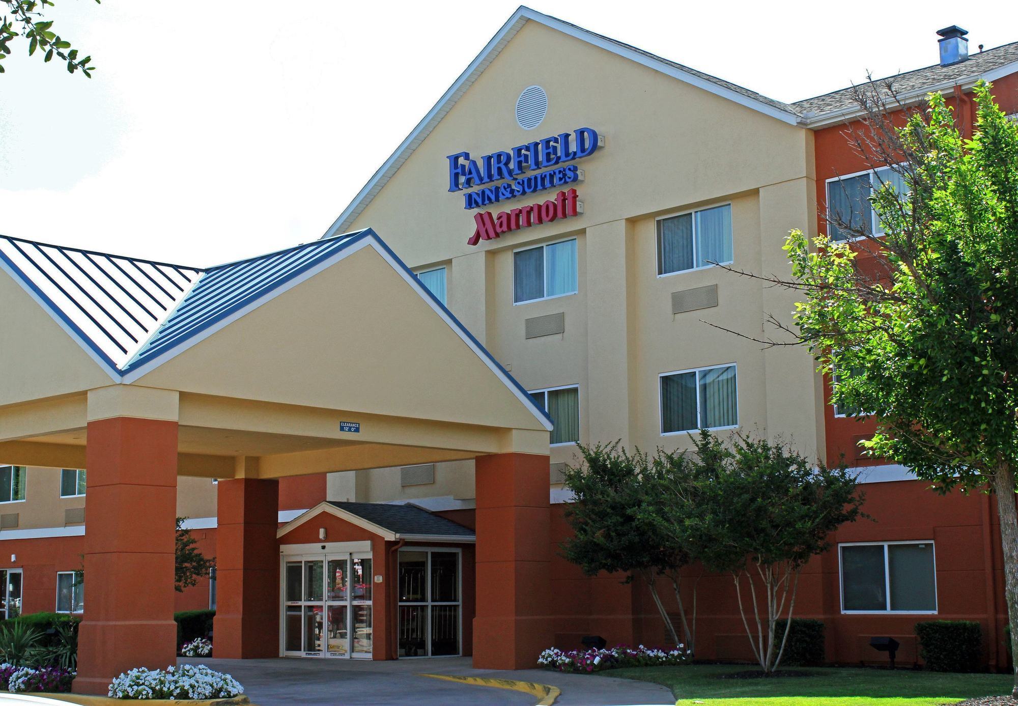 Fairfield Inn & Suites Dallas Park Central Exteriér fotografie